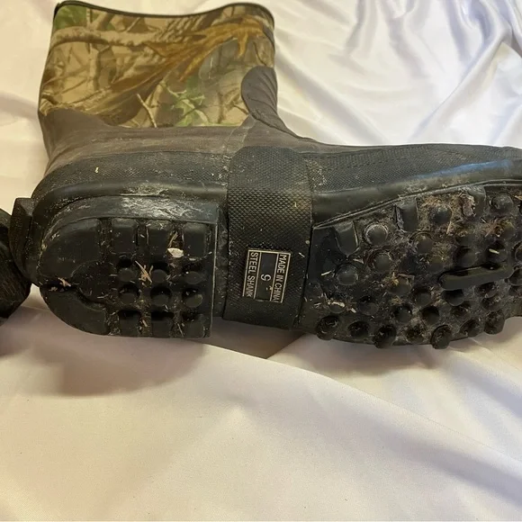 Sturdy Camo Steel Shank Boots - Picture 9 of 11